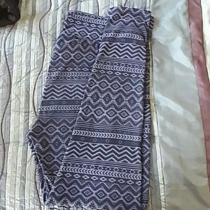 LuLaRoe Aztec leggings. SUPER RARE! TC